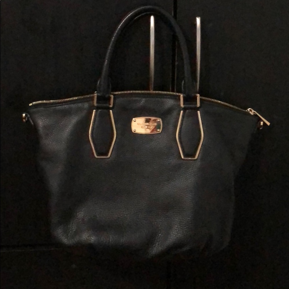 Black with slight gold details purse EUC